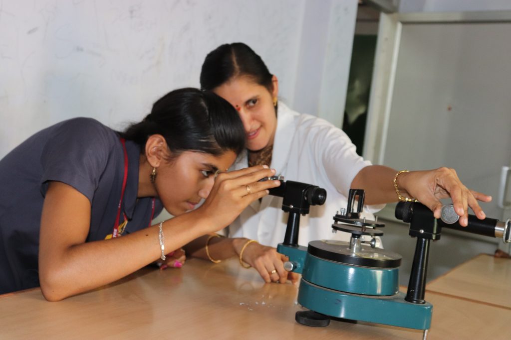 TRAINING OF FORMULA 4 AND LGB